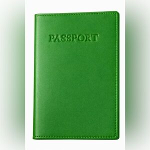 NEW Winn International Nappa Leather Passport Cover - Green